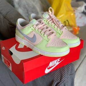 Nike Dunk Low Women’s Shoes